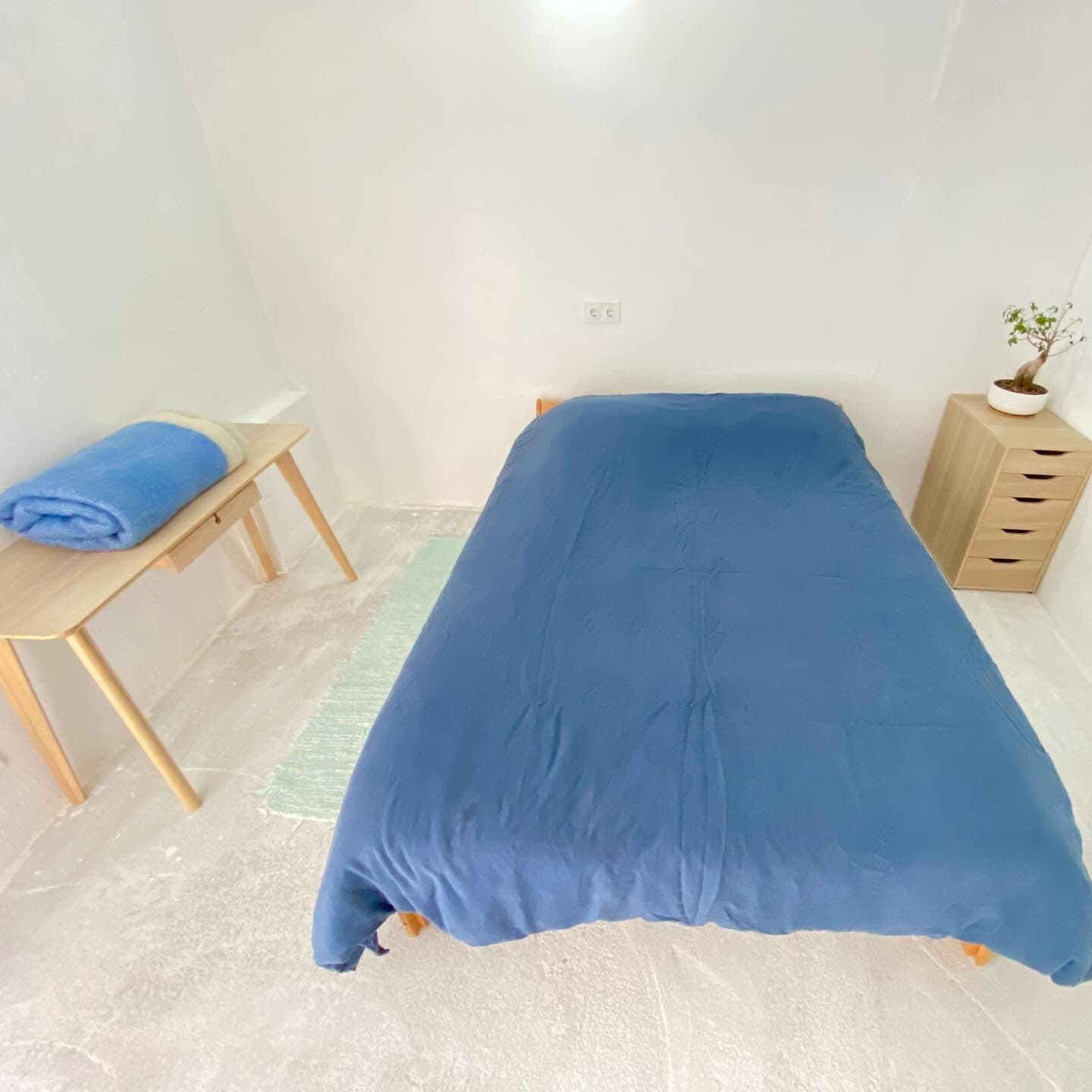 bedroom2.jpg